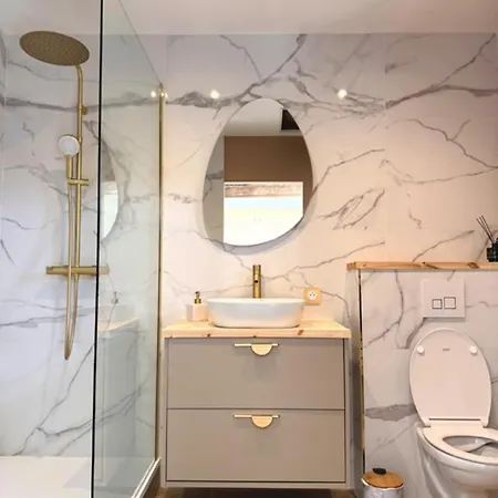 Maison d'hôtes De Marbre Et D Or Entre Le Futuroscope Et Le Parc Du Puy Dufou