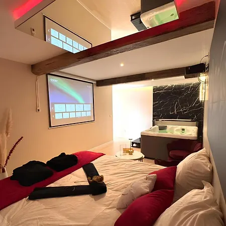 Maison d'hôtes De Marbre Et D Or Entre Le Futuroscope Et Le Parc Du Puy Dufou