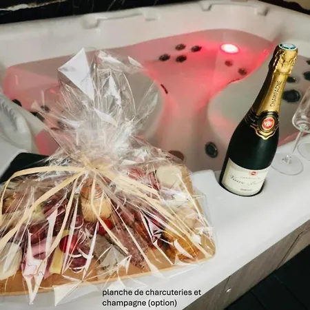 Maison d'hôtes De Marbre Et D Or Entre Le Futuroscope Et Le Parc Du Puy Dufou