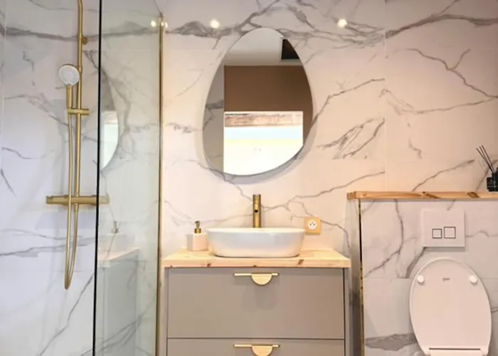 Guest house De Marbre Et D Or Entre Le Futuroscope Et Le Parc Du Puy Dufou