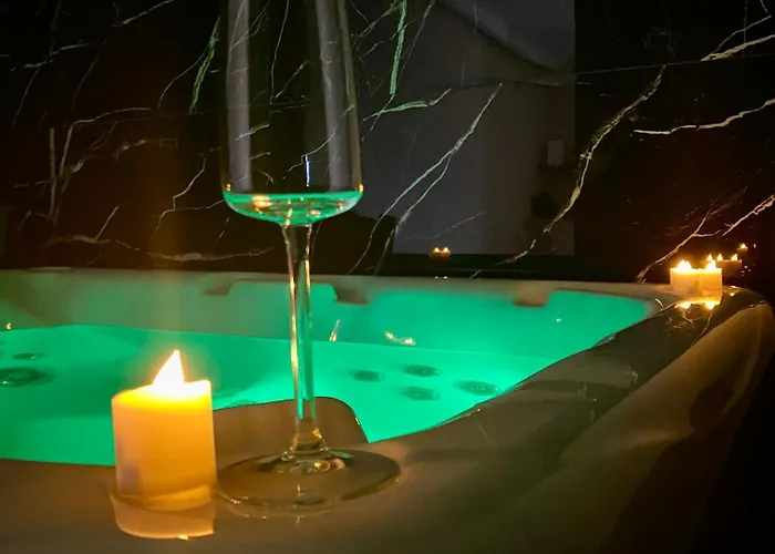 De Marbre Et D Or Entre Le Futuroscope Et Le Parc Du Puy Dufou Guest house 3*